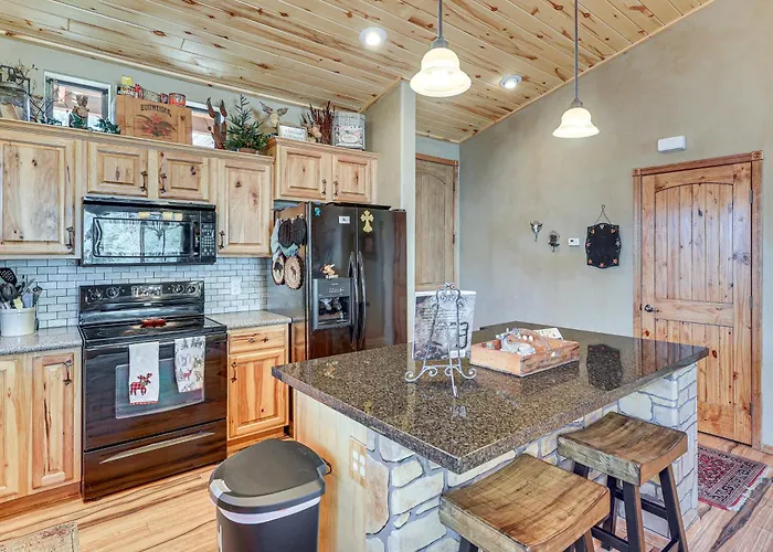 Rustic Retreat W/ Spacious Deck In Show Low! * Show Low
