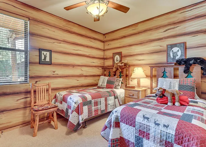 Rustic Retreat W/ Spacious Deck In Show Low!